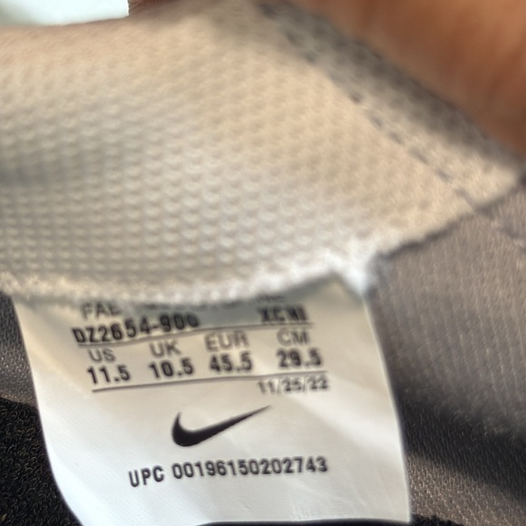 Nike Blue and Black Sneakers Classic Design NWOT CB18